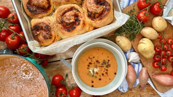 Roast tomato & blue cheese soup with tomato pesto swirl buns
