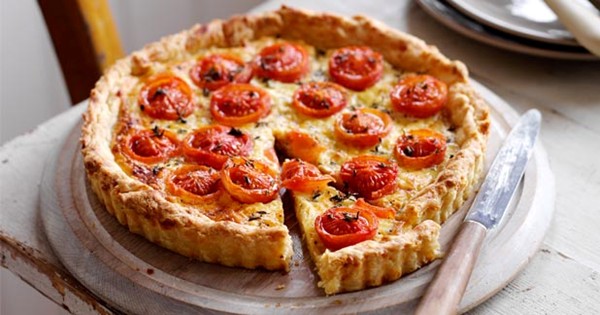 Roast tomato, thyme and cheddar tart 