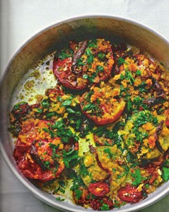Roast tomatoes with crumbs and thyme