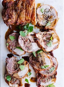 Roast turkey with pancetta and pecan stuffing