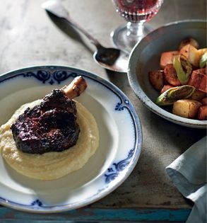 Roast veal cutlets and cauliflower purée (Dana pirzola)