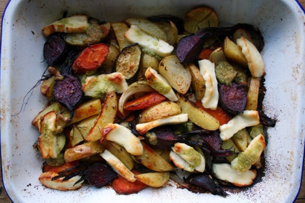 Roast vegetables with pesto halloumi