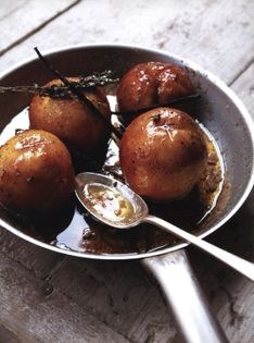 Roast yellow-fleshed peaches with lemon thyme and vanilla