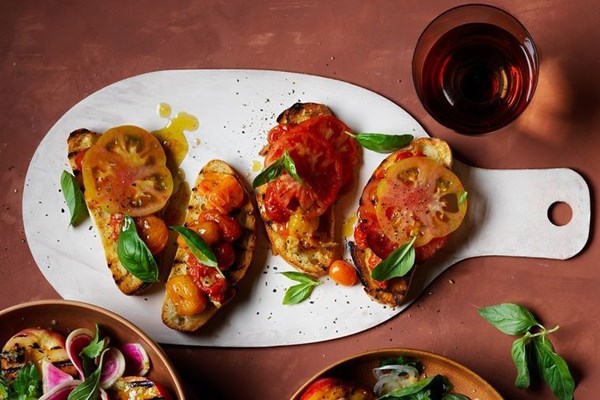 Roasted & fresh tomatoes with sourdough 