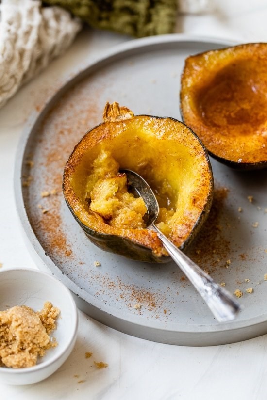 Roasted acorn squash with brown sugar