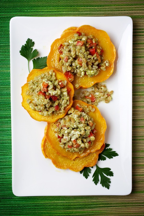 Roasted and stuffed delicata squash rings