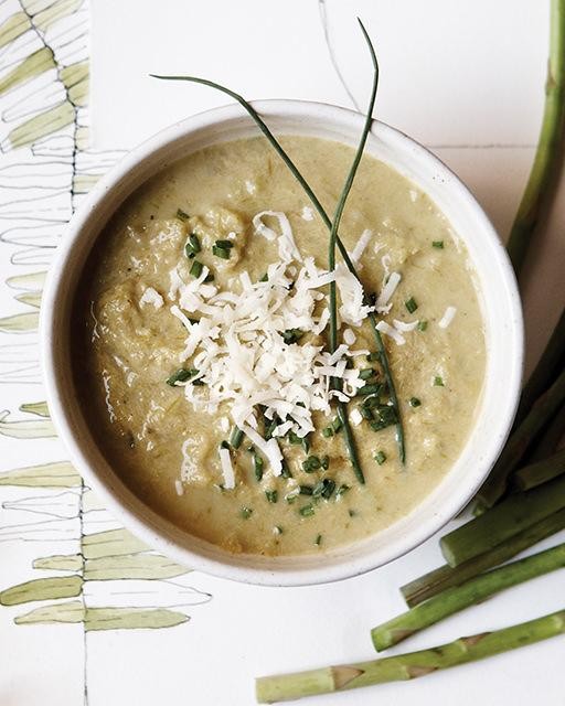 Roasted asparagus soup