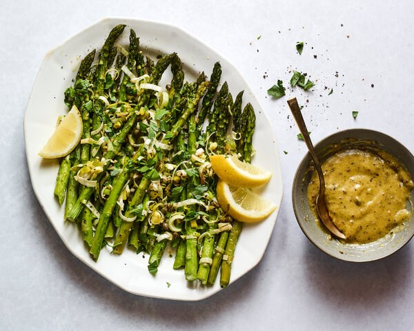 Roasted asparagus with crispy leeks and capers