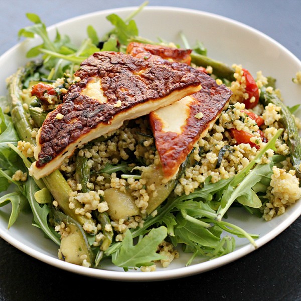 Roasted asparagus, zucchini and halloumi salad