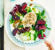 Roasted beetroot & goat's cheese salad