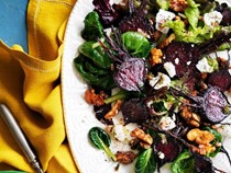 Roasted beetroot with goat's cheese and walnuts