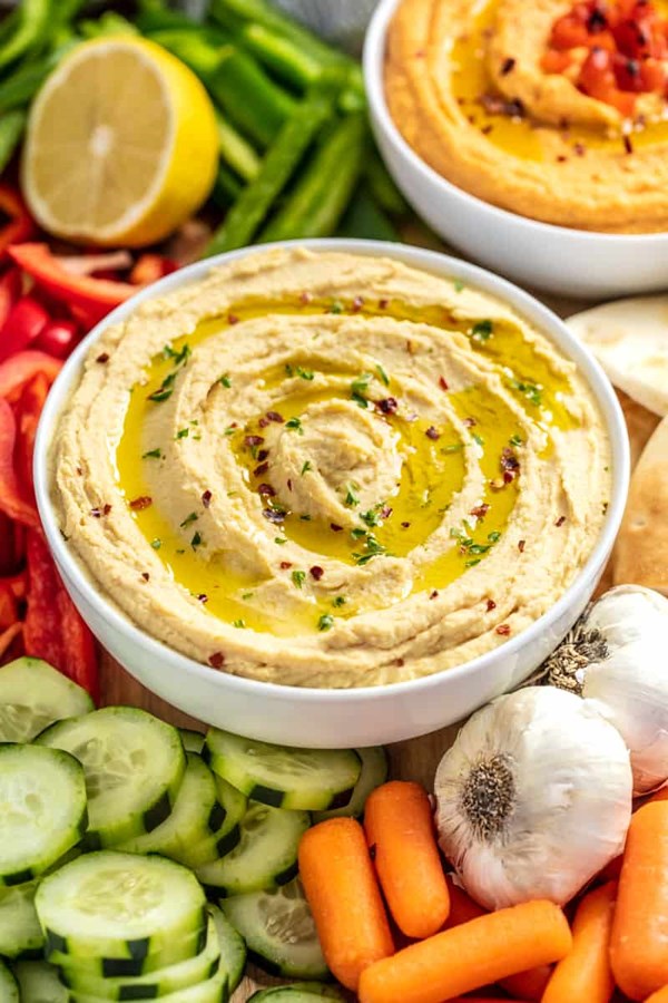 Roasted bell pepper hummus