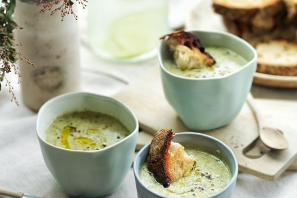 Roasted broccoli & almond soup