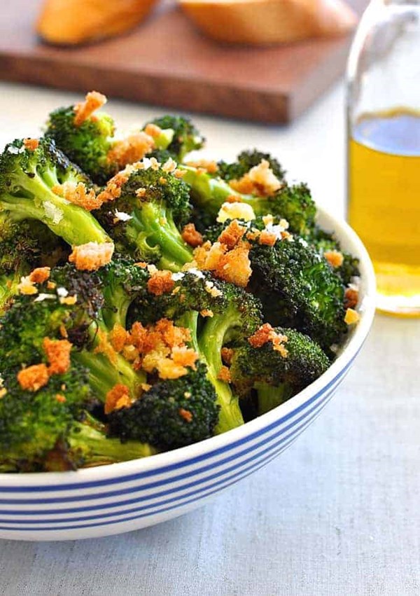 Roasted broccoli with Parmesan toasted breadcrumbs (Pangritata)