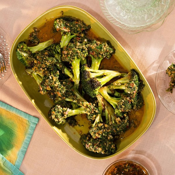 Roasted broccoli with savory dill sauce 