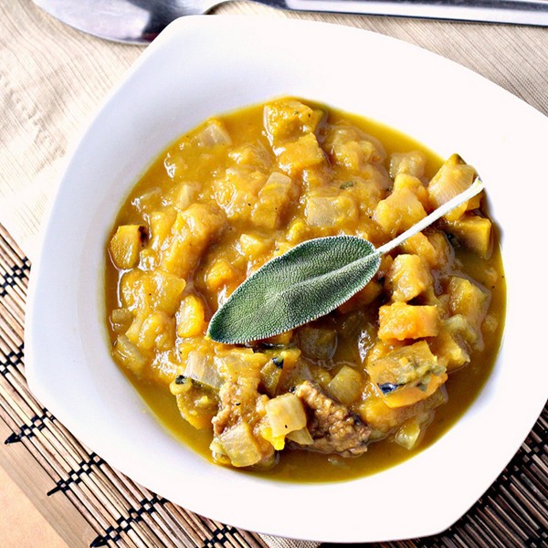 Roasted butternut chowder with apples and (vegetarian) bacon