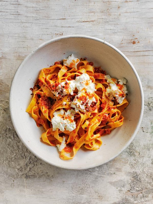 Roasted capsicum and sundried tomato pesto pasta