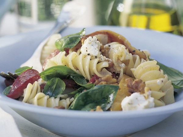 Roasted capsicum, goat's cheese and walnut salad