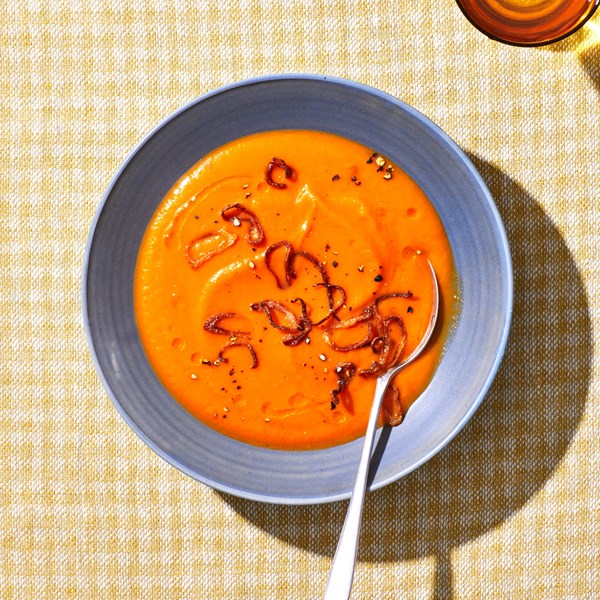 Roasted carrot soup with crispy shallots 