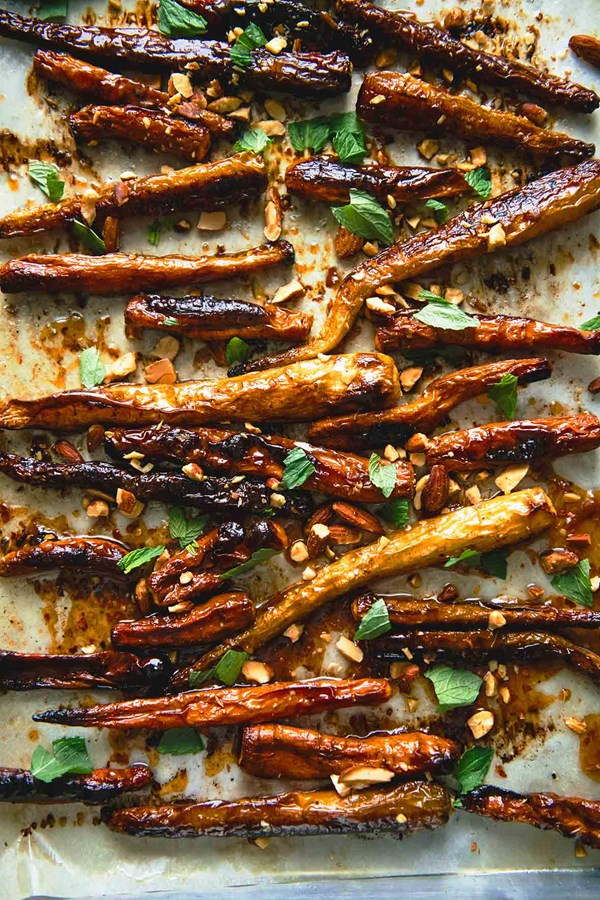 Roasted carrots with apricot glaze