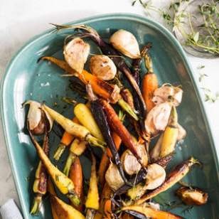 Roasted carrots with garlic confit & thyme