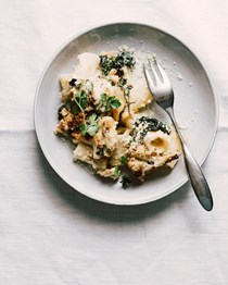Roasted cauliflower + kale pasta