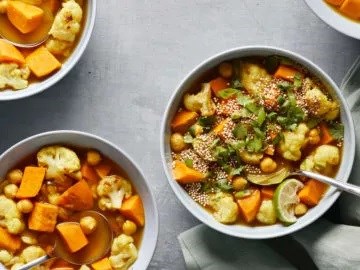 Roasted cauliflower and sweet potato soup