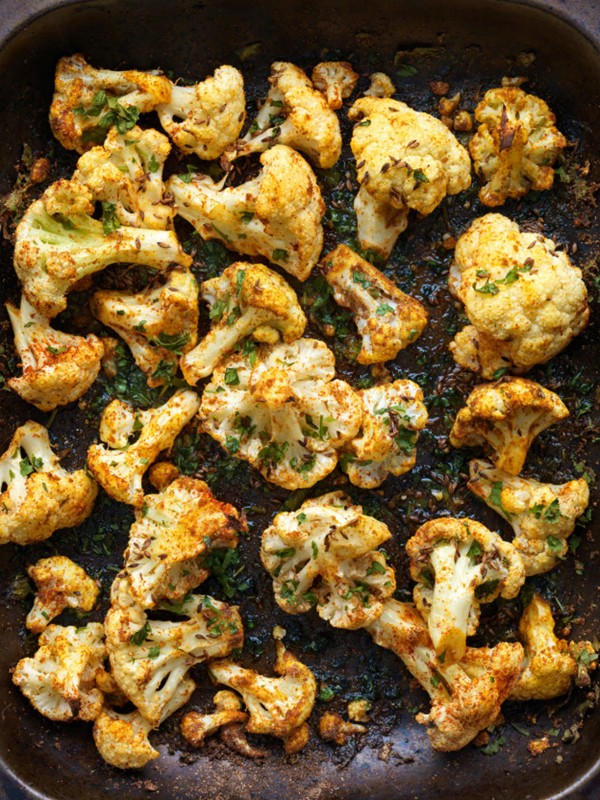 Roasted cauliflower with Punjabi seasonings (Oven ki gobi)