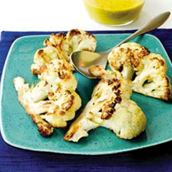 Roasted cauliflower with sherry vinegar-honey sauce with almonds