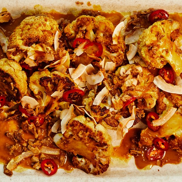 Roasted cauliflower with turmeric sauce 