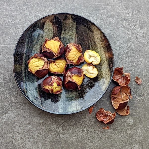 Roasted chestnuts (Yakiguri)