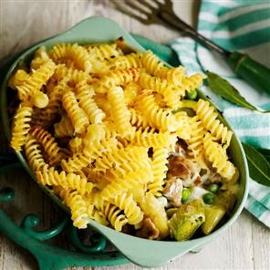 Roasted chicken and leek fusilli pie