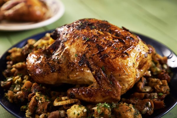 Roasted chicken stuffed with figs and olives (Psito kotopoulo yemisto me elies kai syka)