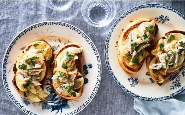 Roasted chicken thighs with apples, gin, and coriander seeds