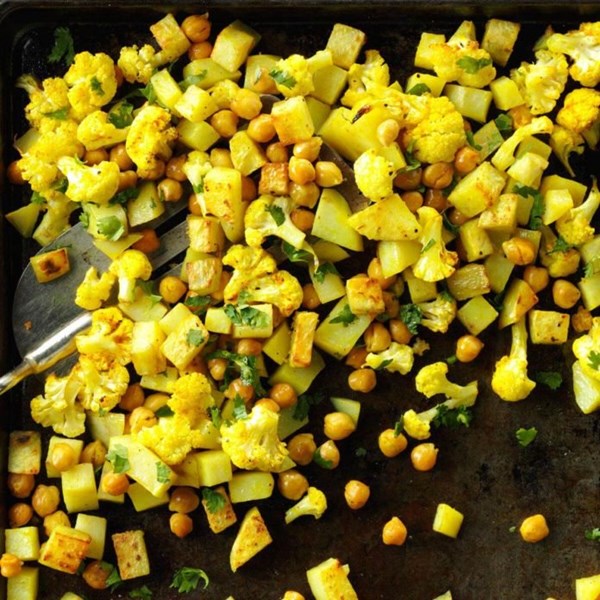 Roasted curried chickpeas & cauliflower