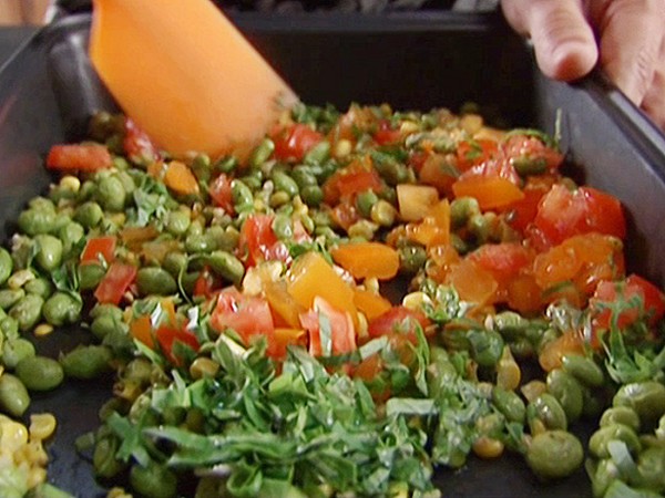 Roasted edamame salad