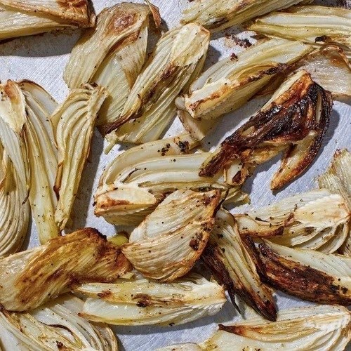 Roasted fennel with black Urfa chili [DIG.]