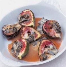 Roasted figs with Gorgonzola and honey-vinegar sauce