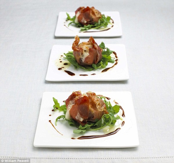 Roasted figs with Parma ham and goat's cheese