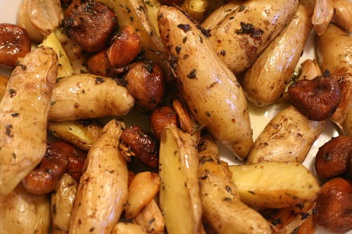  Roasted fingerling potatoes with dried figs and thyme  (Thanksgiving sides recap)