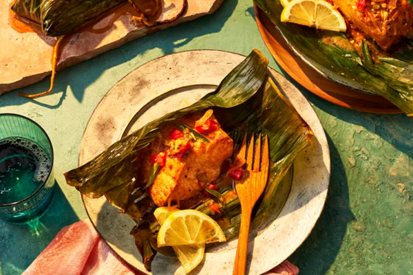 Roasted fish in banana leaf (Kerala meen pollichathu)