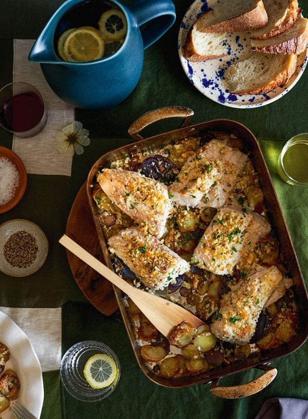 Roasted fish with potatoes (Pesce arrosto con patate) 