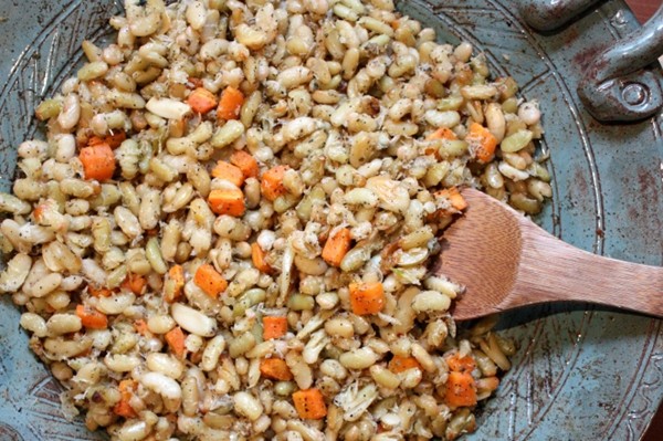 Roasted flageolet beans with garlic & lemon