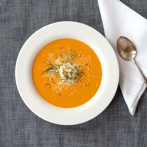 Roasted garlic and Dungeness crab soup