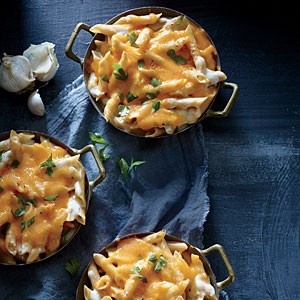 Roasted garlic mac and cheese