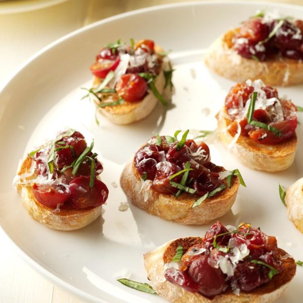 Roasted grape crostini 