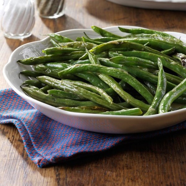 Roasted green bean salad