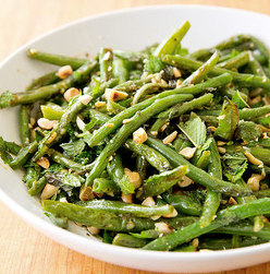 Roasted green beans with almonds and mint