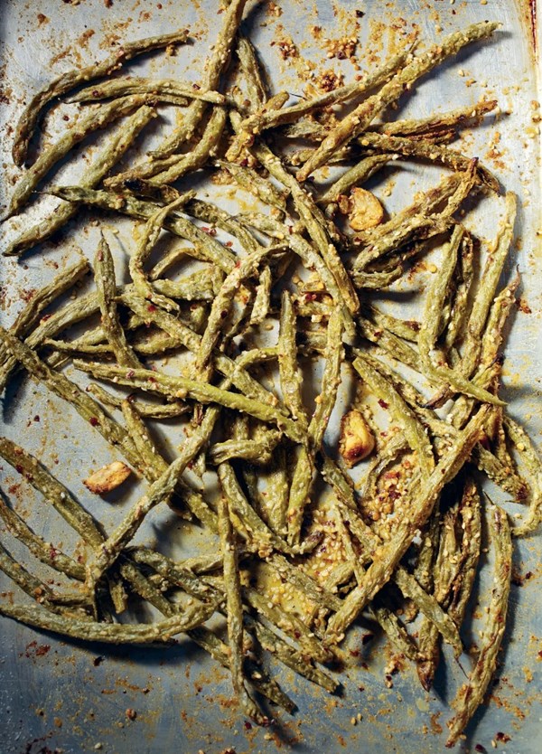 Roasted green beans with sesame-seed dressing