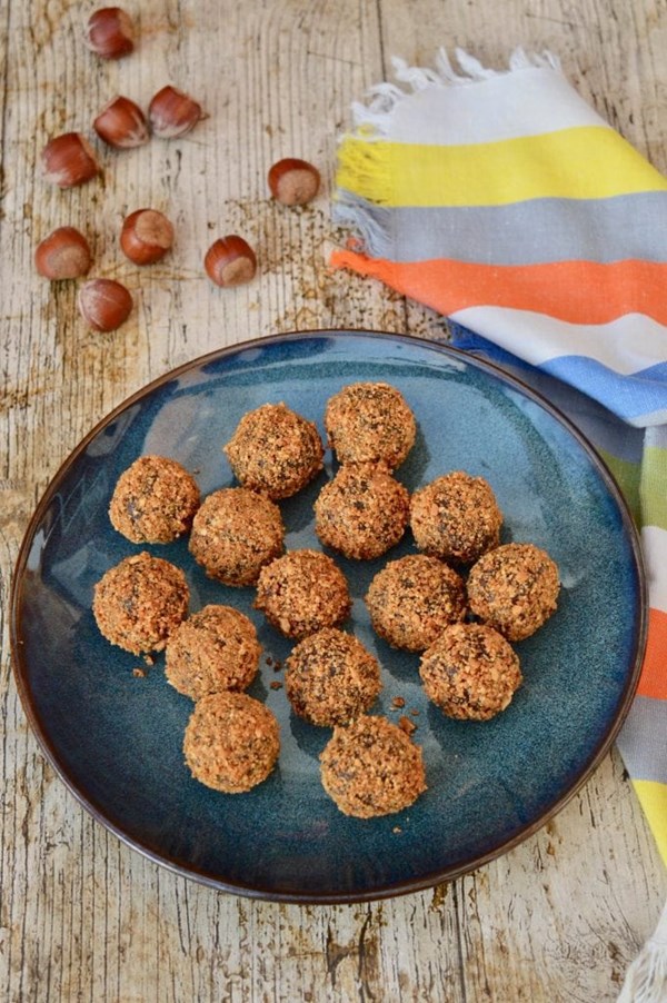 Roasted hazelnut bliss balls - sumptuous vegan truffles